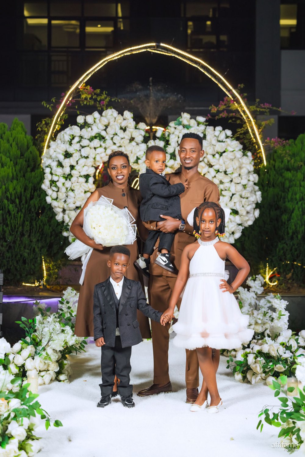 Clapton  Kibonge yambitse impeta umugore we babyaranye abana batatu nyuma y'imyaka 8 babana, Ubukwe buzaba ku wa 4 Mata 2026